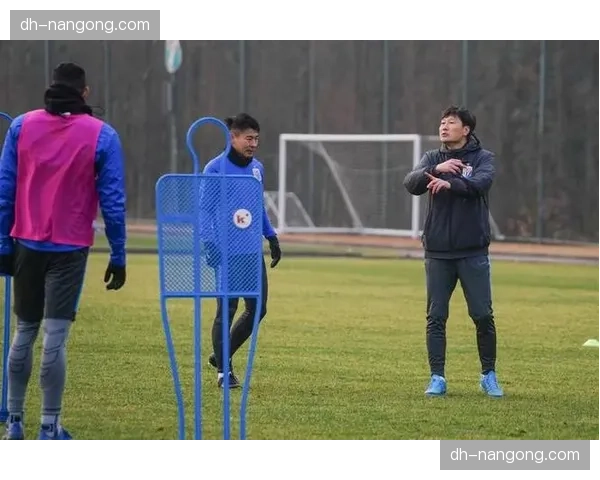 申花防线核心缺席冬训 后防稳定性存隐忧