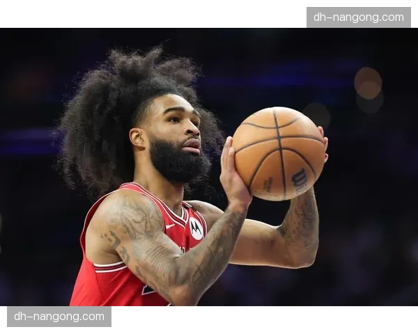 科比怀特外线投射稳定性 三分8中6展现顶级接球投篮能力 科比怀特外线投射稳定性 三分8中6展现顶级接球投篮能力